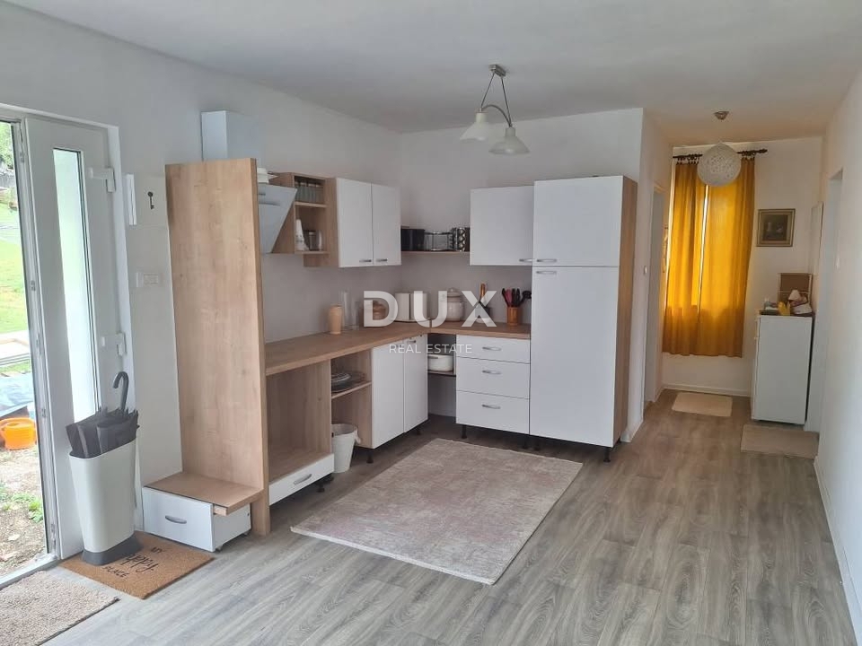 VRBOVSKO - casa decorata con un bellissimo giardino