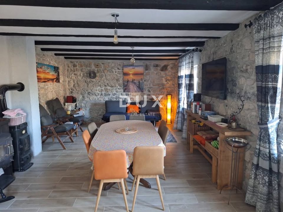 VRBOVSKO - casa decorata con un bellissimo giardino