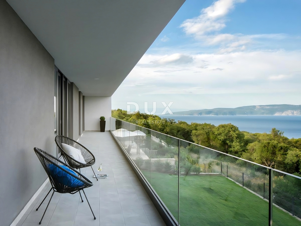 ISTRIA, RABAC - Villa moderna con vista panoramica sul mare