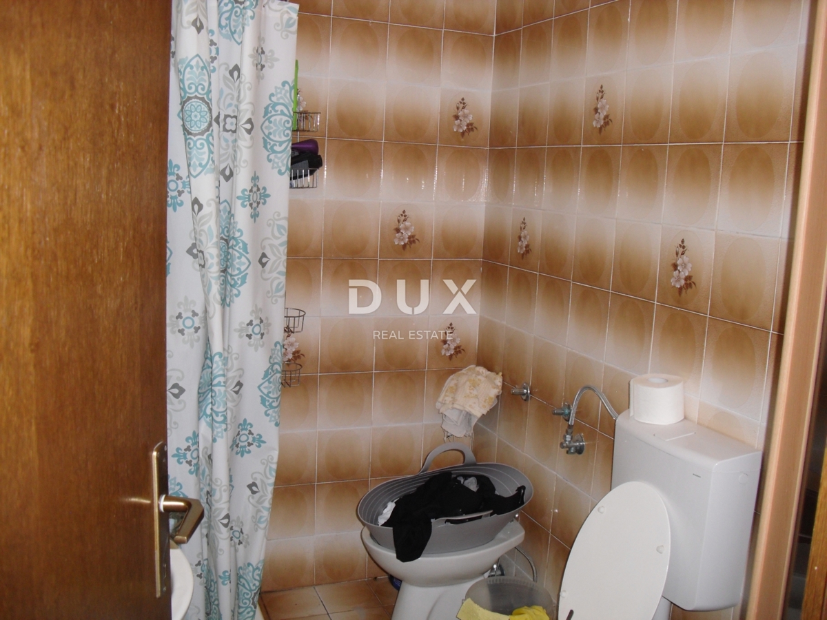 ISOLA DI KRK, BAIA DI SOLINE - Casa indipendente a 100 m dal mare