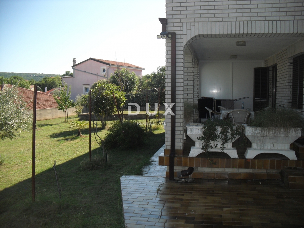 ISOLA DI KRK, BAIA DI SOLINE - Casa indipendente a 100 m dal mare