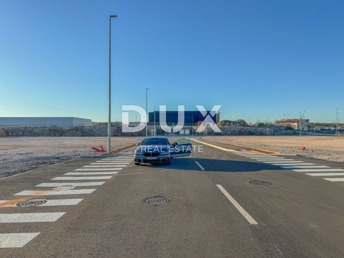 RIJEKA, KUKULJANOVO – Nuovo – Terreno di 2350 m2 nel centro della zona industriale con permesso di costruire