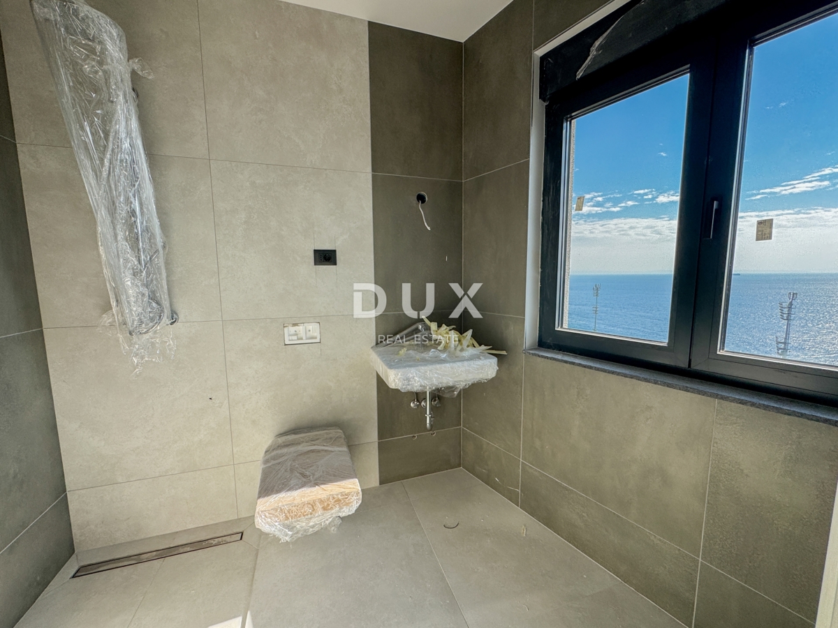 RIJEKA, KANTRIDA - Appartamento di 134 m2 in un lussuoso edificio di nuova costruzione a soli 250 metri dal mare con garage e vista panoramica sul mare