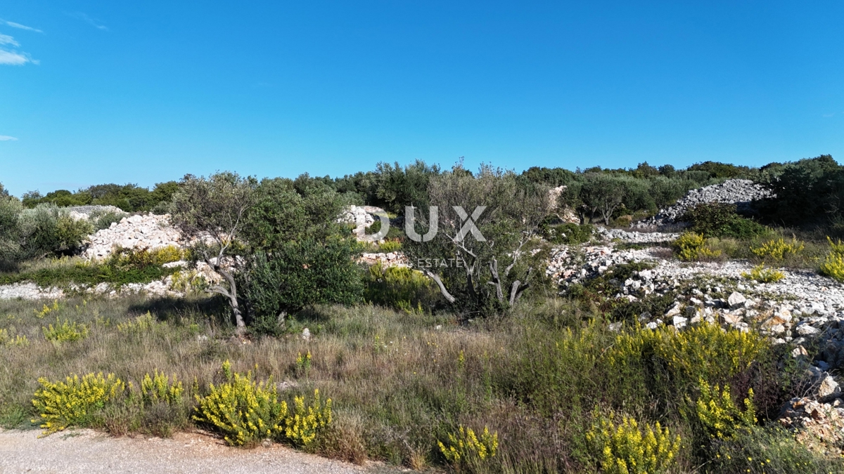 ISOLA DI KRK, CITTÀ DI KRK - Terreno edificabile 754 m2 vicino al mare