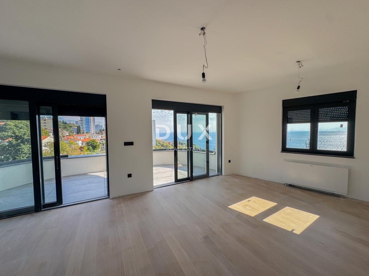 RIJEKA, KANTRIDA - Appartamento di 136 m2 in un lussuoso edificio di nuova costruzione a soli 250 metri dal mare con garage e vista panoramica sul mare
