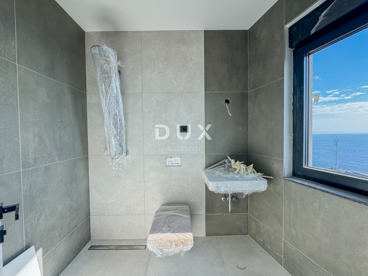 RIJEKA, KANTRIDA - Appartamento di 136 m2 in un lussuoso edificio di nuova costruzione a soli 250 metri dal mare con garage e vista panoramica sul mare