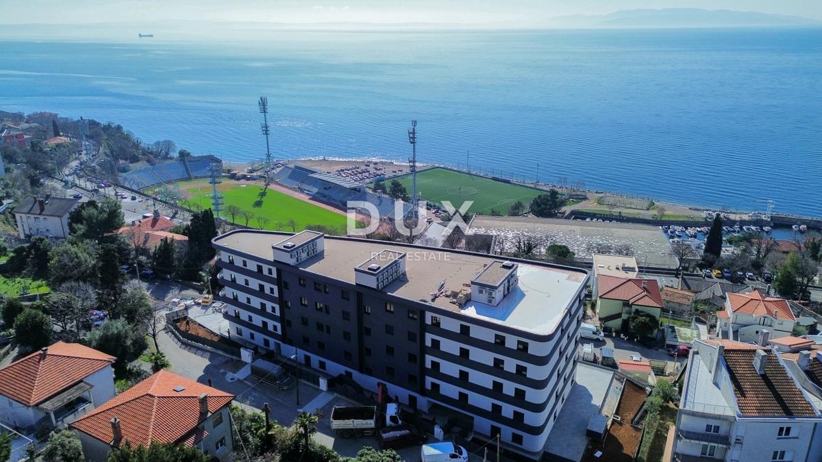 RIJEKA, KANTRIDA - Appartamento di 136 m2 in un lussuoso edificio di nuova costruzione a soli 250 metri dal mare con garage e vista panoramica sul mare