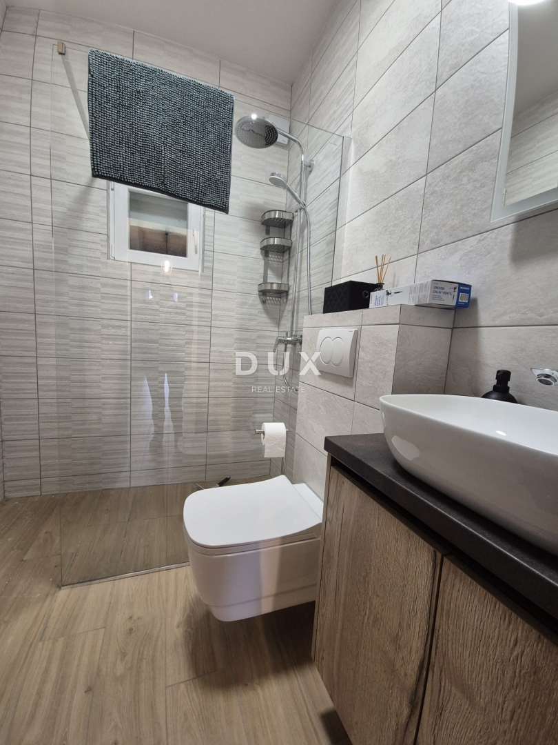 ZADAR, SELINE - OCCASIONE! Casa in prima fila sul mare