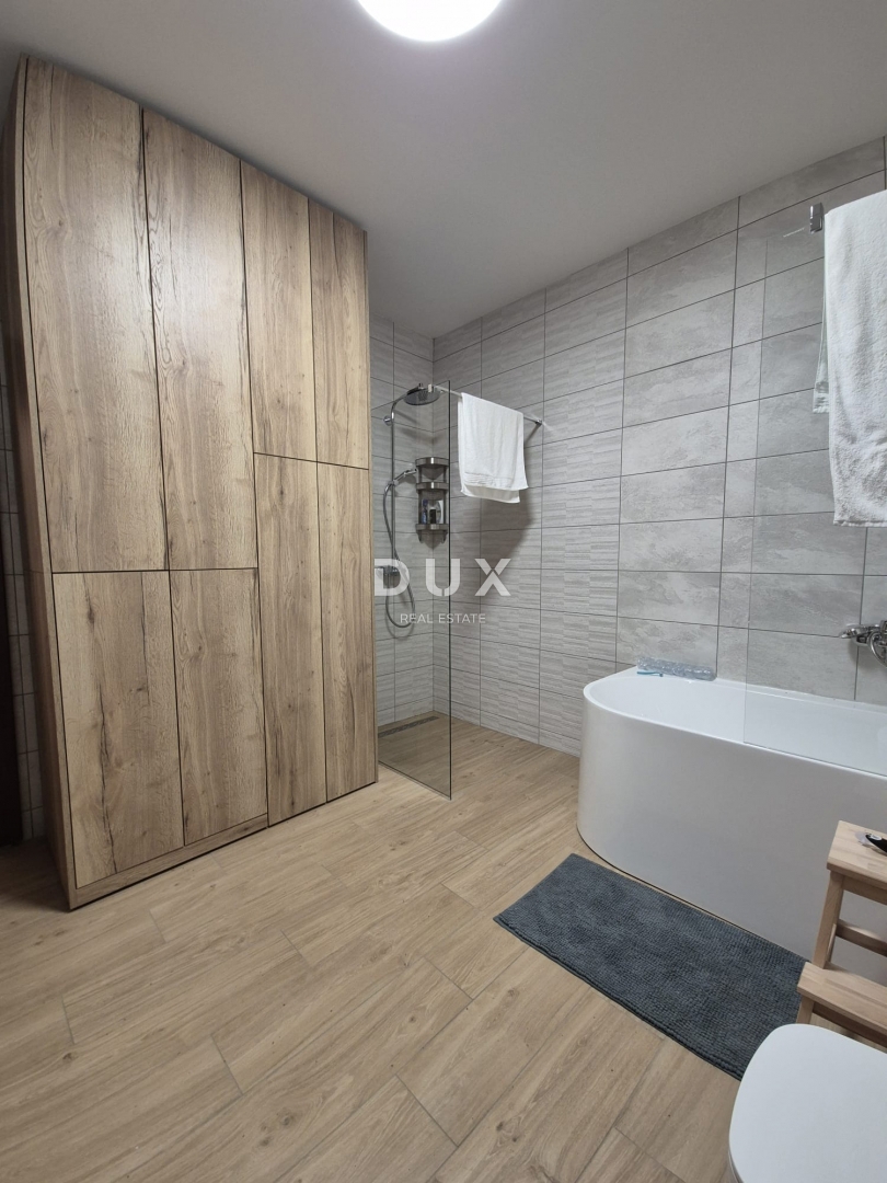 ZADAR, SELINE - OCCASIONE! Casa in prima fila sul mare