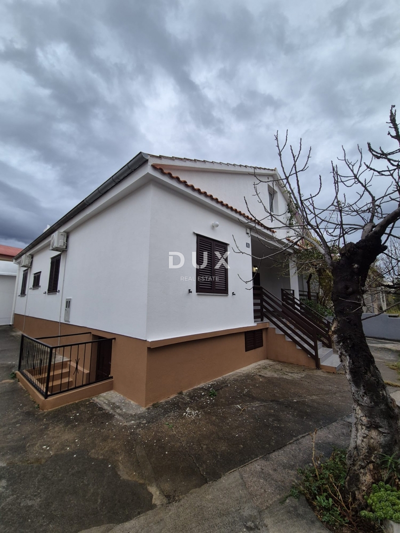 ZADAR, SELINE - OCCASIONE! Casa in prima fila sul mare