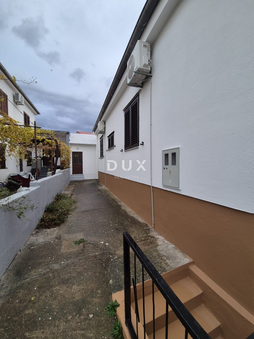 ZADAR, SELINE - OCCASIONE! Casa in prima fila sul mare