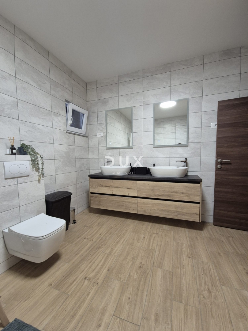 ZADAR, SELINE - OCCASIONE! Casa in prima fila sul mare