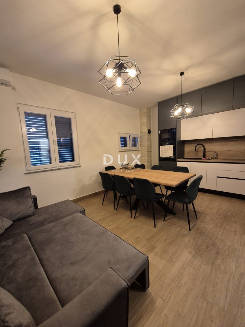 ZADAR, SELINE - OCCASIONE! Casa in prima fila sul mare