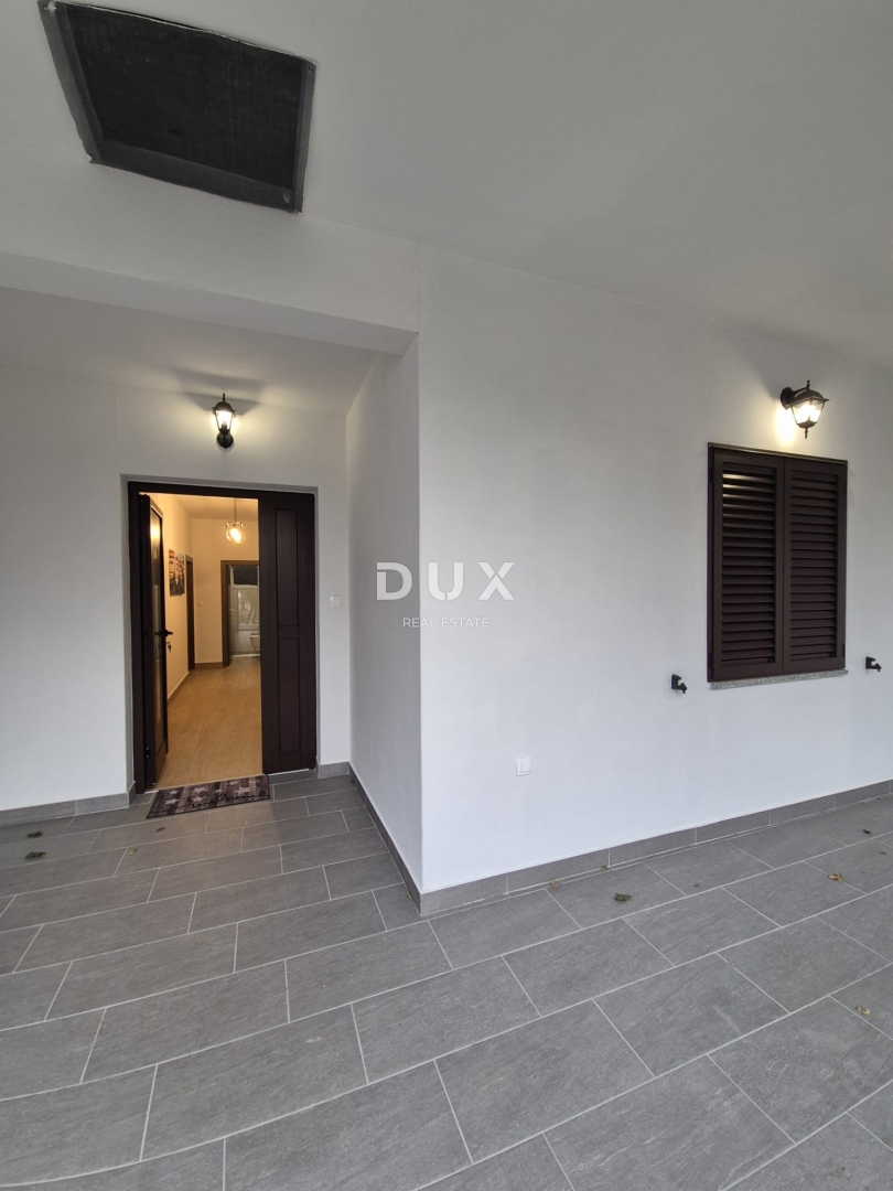 ZADAR, SELINE - OCCASIONE! Casa in prima fila sul mare