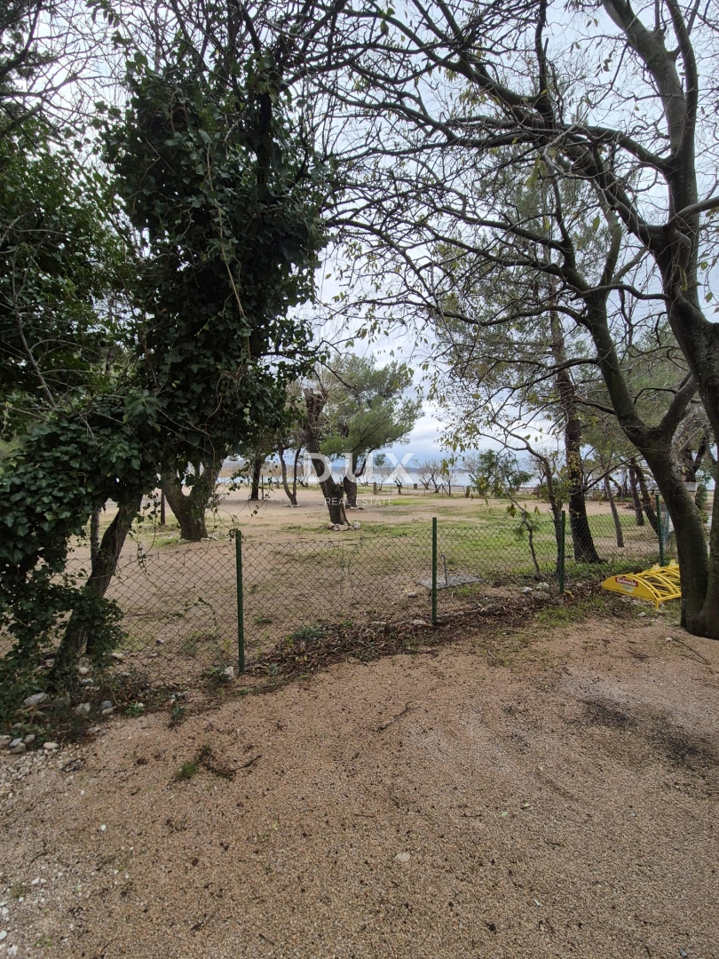 ZADAR, SELINE - OCCASIONE! Casa in prima fila sul mare