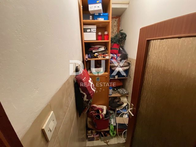 RIJEKA, TRSAT, CENTRO - appartamento 103 m2 al piano terra + GARAGE 25 m2 + giardino nel centro di Trsat! OCCASIONE!