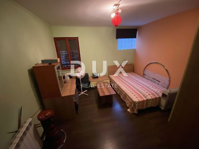 RIJEKA, TRSAT, CENTRO - appartamento 103 m2 al piano terra + GARAGE 25 m2 + giardino nel centro di Trsat! OCCASIONE!