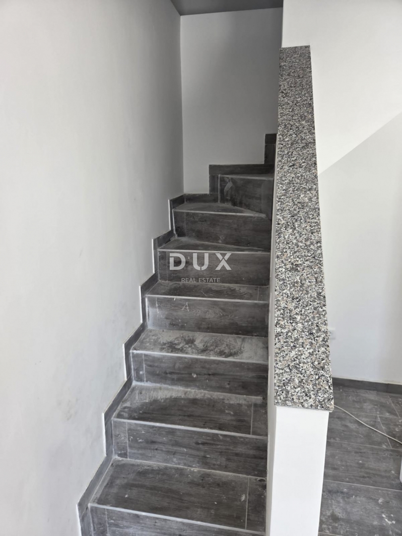 BRIBIR - Casa bifamiliare in pietra con piscina