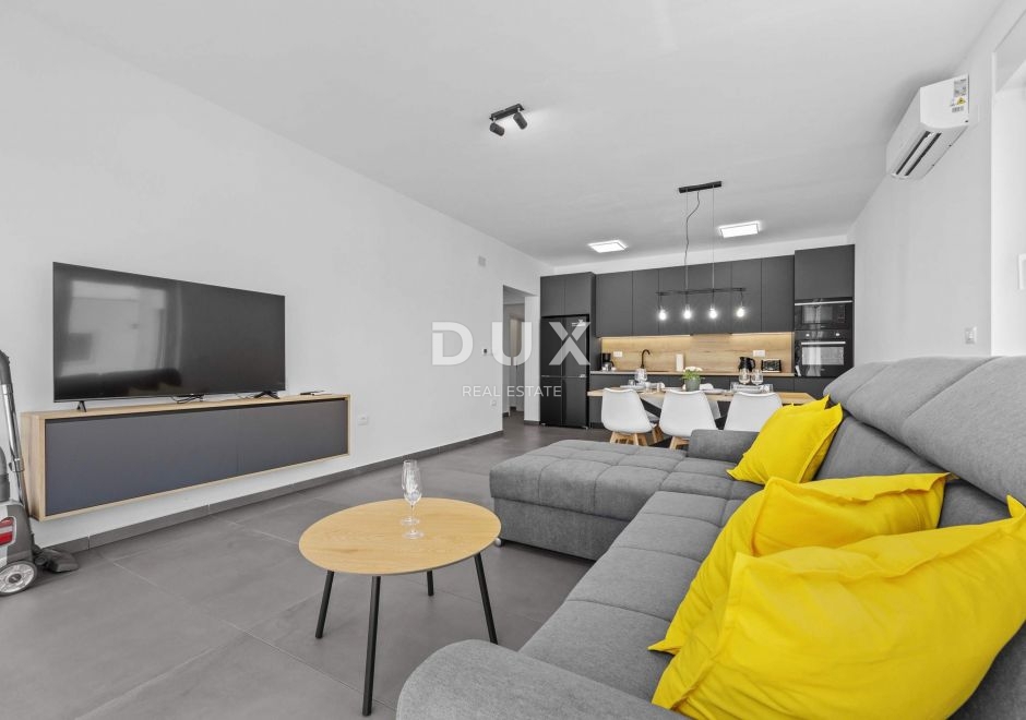 ISTRIA, SVETVINČENAT – Villa moderna con piscina riscaldata, impianto solare e privacy assoluta