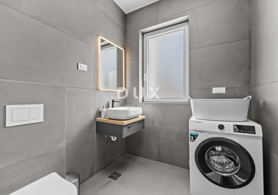 ISTRIA, SVETVINČENAT – Villa moderna con piscina riscaldata, impianto solare e privacy assoluta