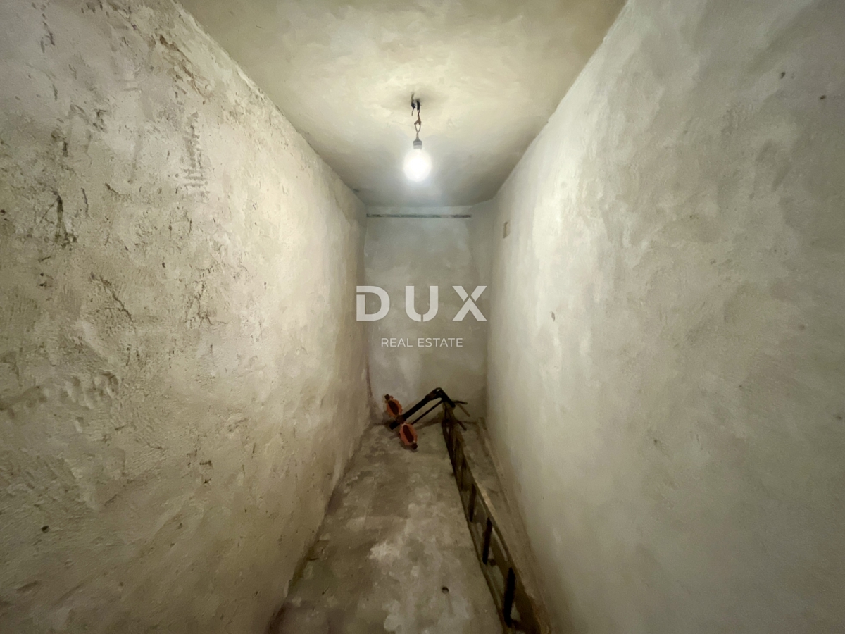 MATULJI - Casa con potenziale!