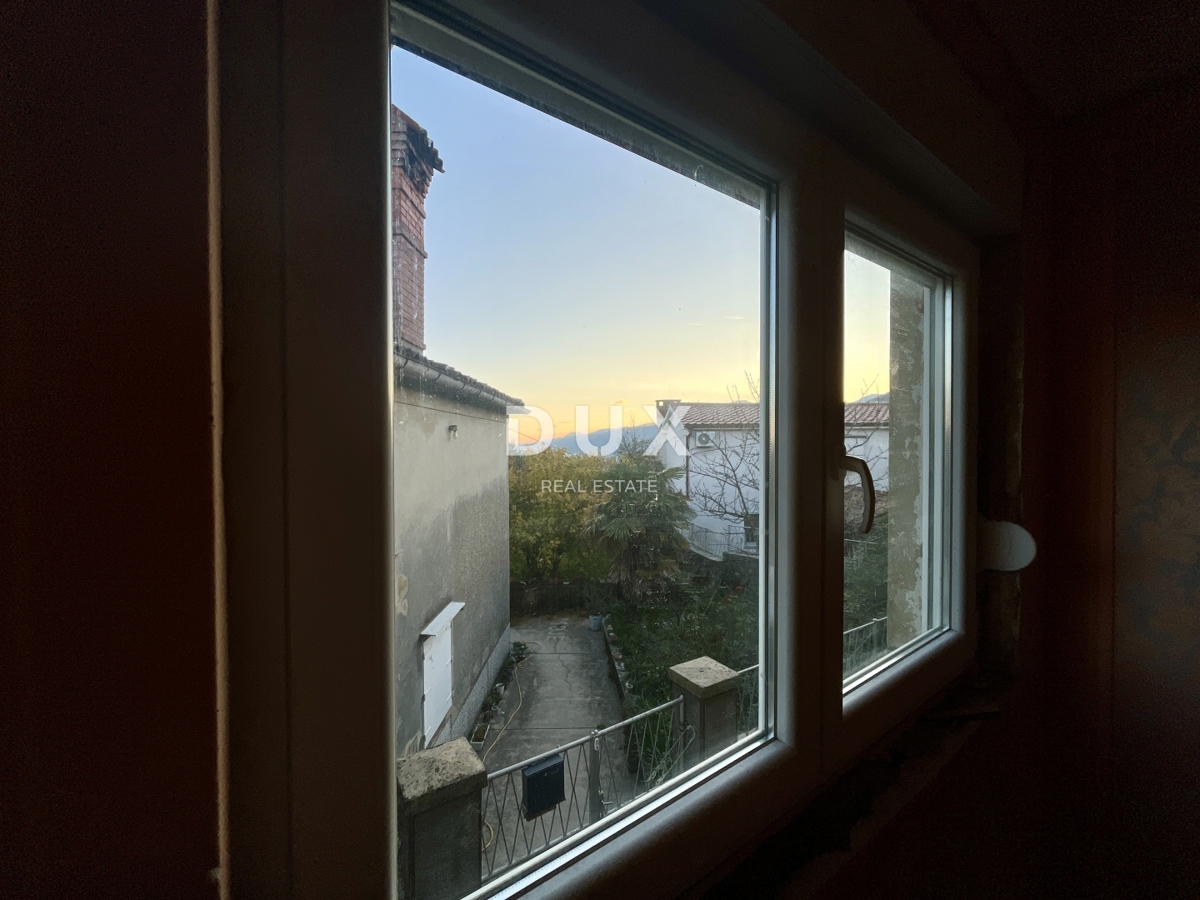 MATULJI - Casa con potenziale!