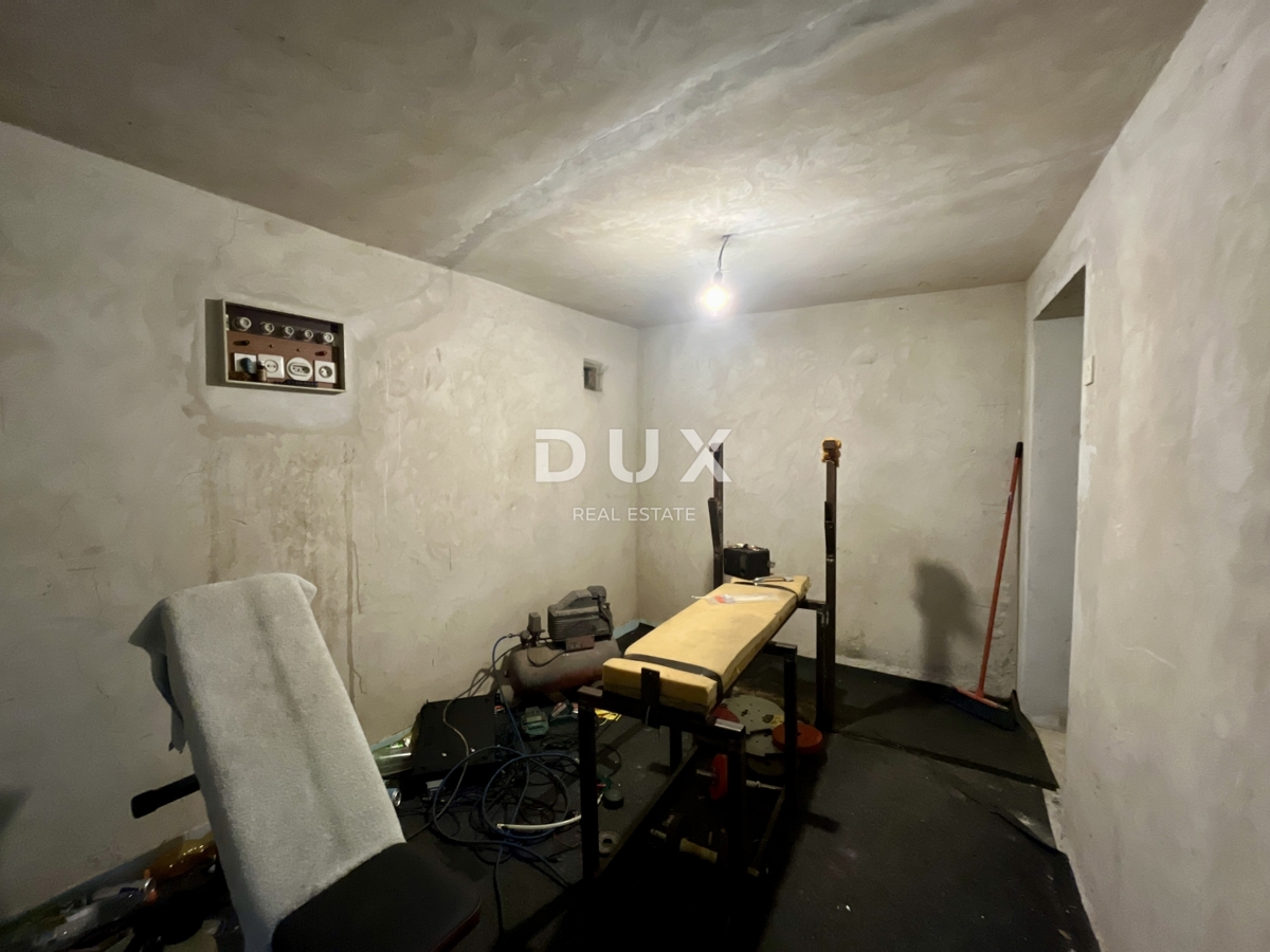 MATULJI - Casa con potenziale!