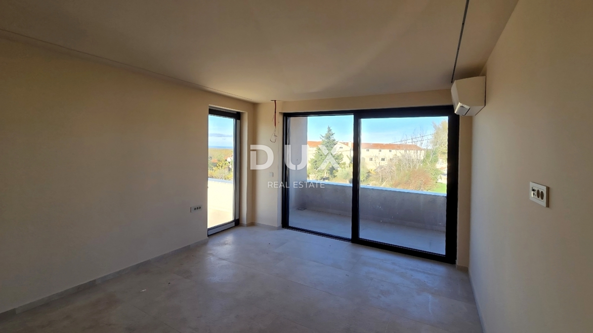 ISTRIA, PARENZO - Casa moderna con piscina