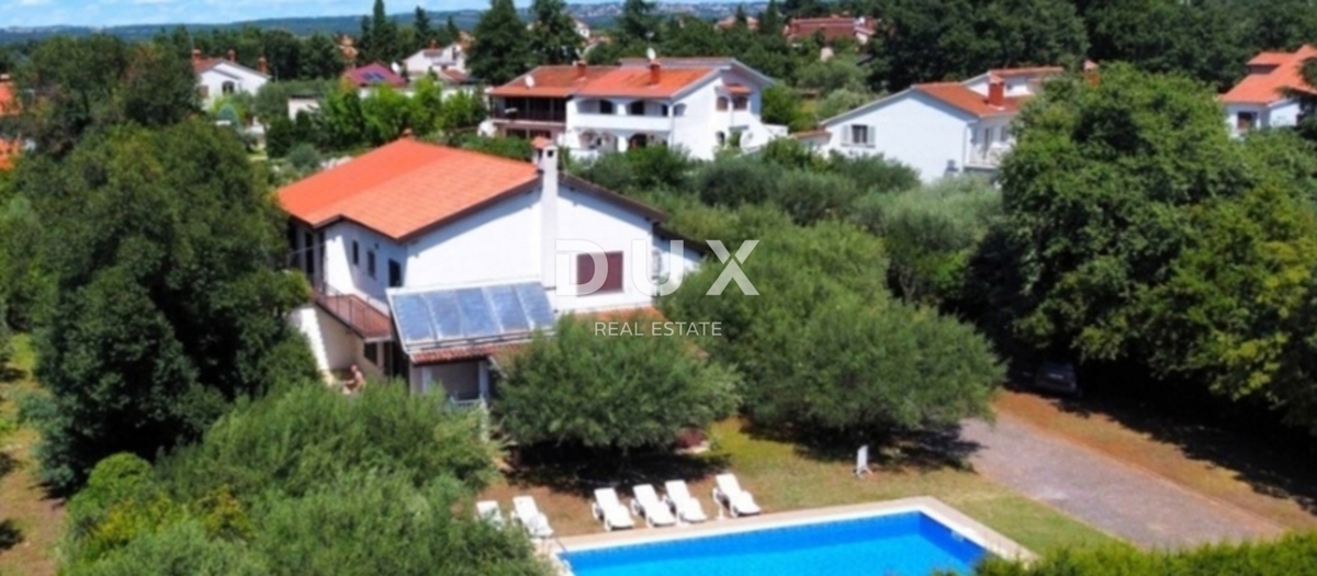 ISTRIA, PARENZO - Casa su un'ampia proprietà con piscina e completa privacy!