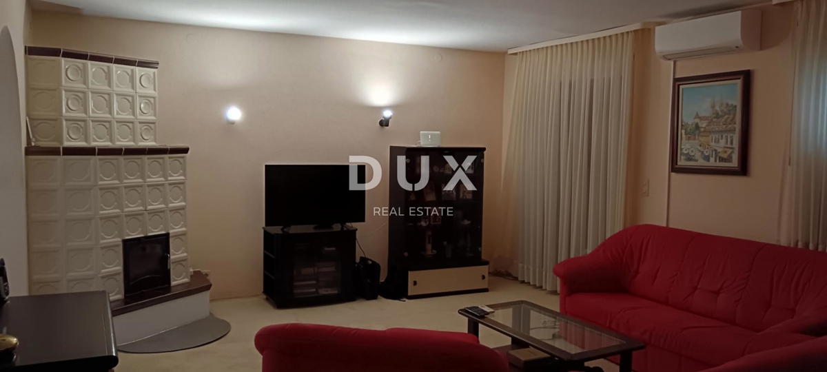 ISTRIA, PARENZO - Casa su un'ampia proprietà con piscina e completa privacy!