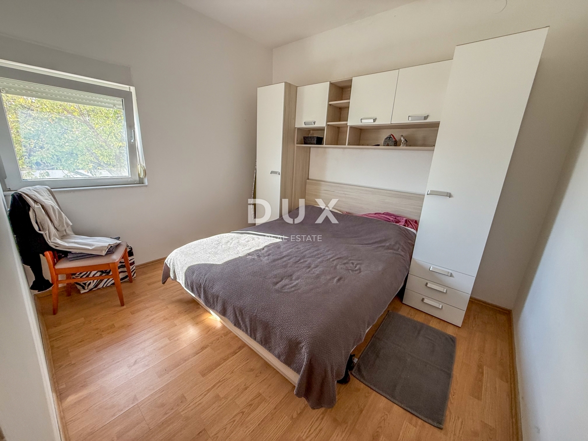 ZADAR, POSEDARJE - casa indipendente prima fila al mare di Novigrad con ampio cortile