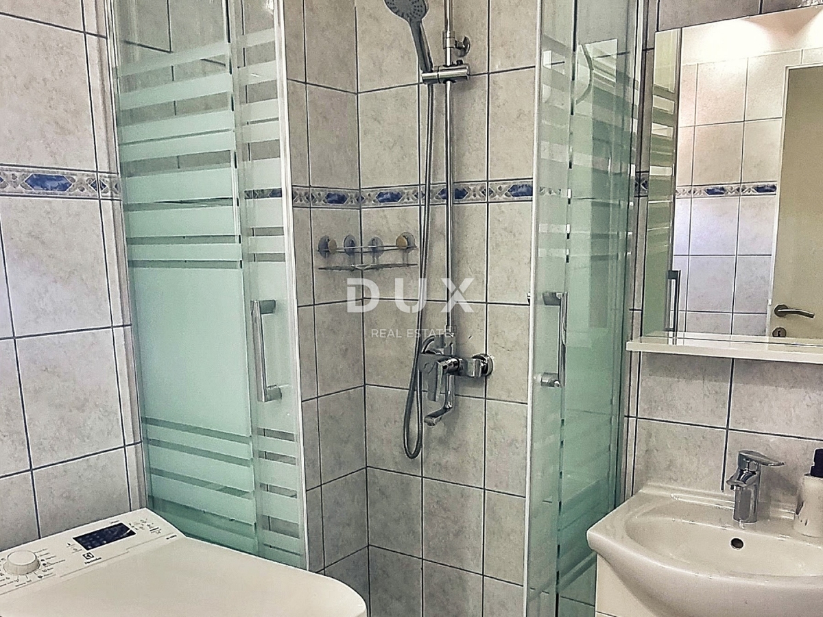 ZADAR, POSEDARJE - casa indipendente prima fila al mare di Novigrad con ampio cortile