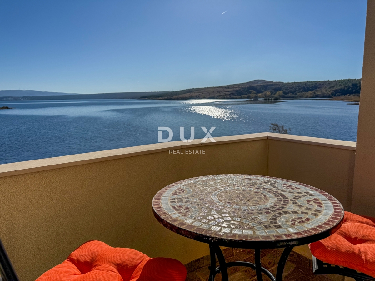 ZADAR, POSEDARJE - casa indipendente prima fila al mare di Novigrad con ampio cortile