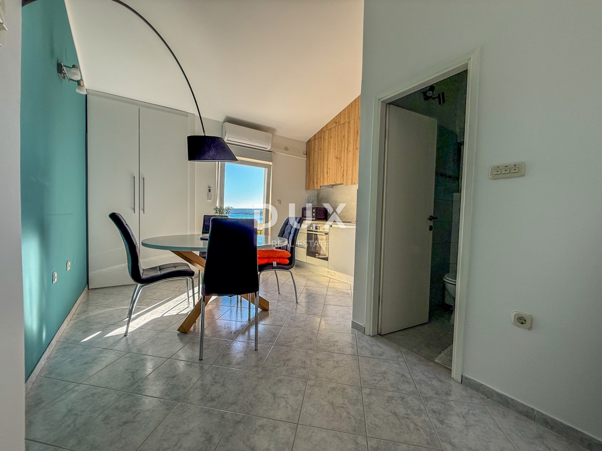 ZADAR, POSEDARJE - casa indipendente prima fila al mare di Novigrad con ampio cortile