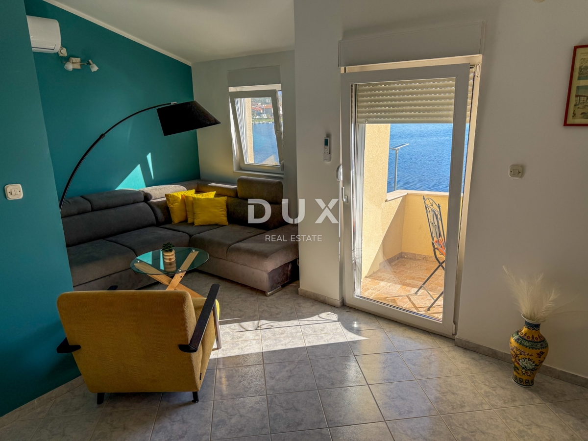 ZADAR, POSEDARJE - casa indipendente prima fila al mare di Novigrad con ampio cortile