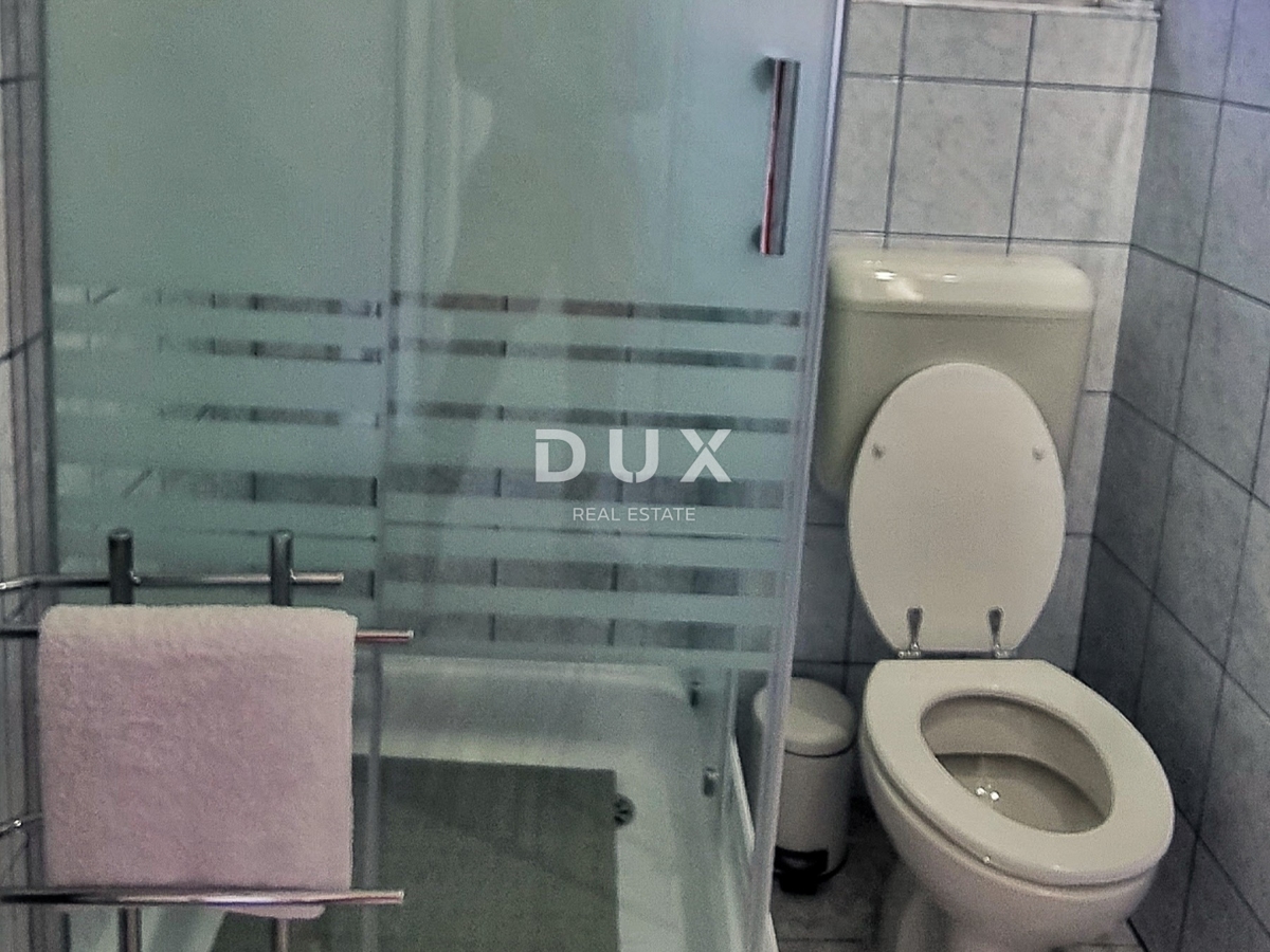 ZADAR, POSEDARJE - casa indipendente prima fila al mare di Novigrad con ampio cortile