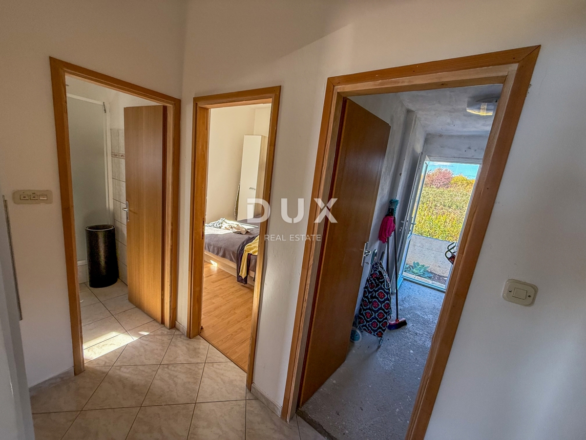 ZADAR, POSEDARJE - casa indipendente prima fila al mare di Novigrad con ampio cortile