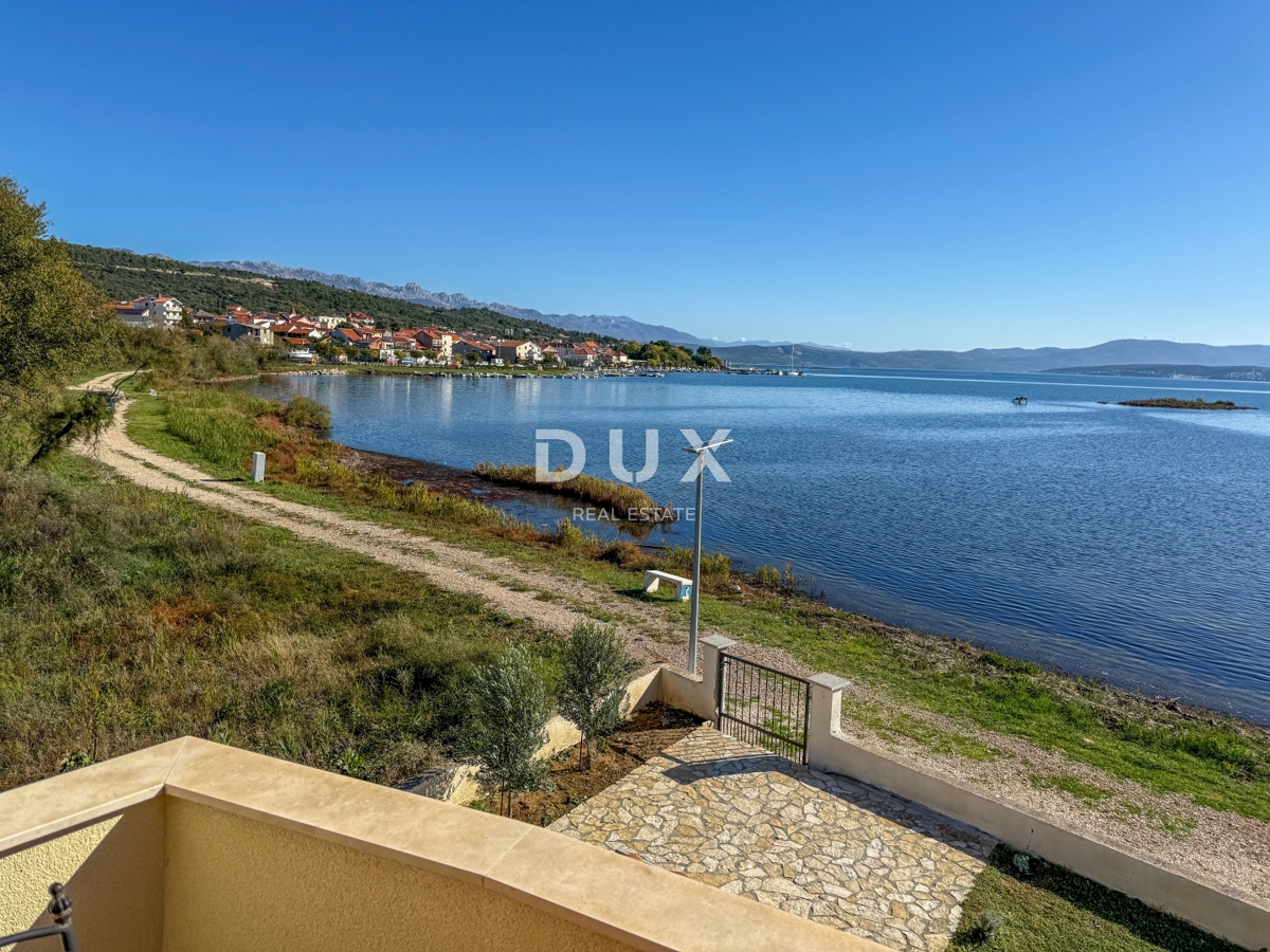 ZADAR, POSEDARJE - casa indipendente prima fila al mare di Novigrad con ampio cortile