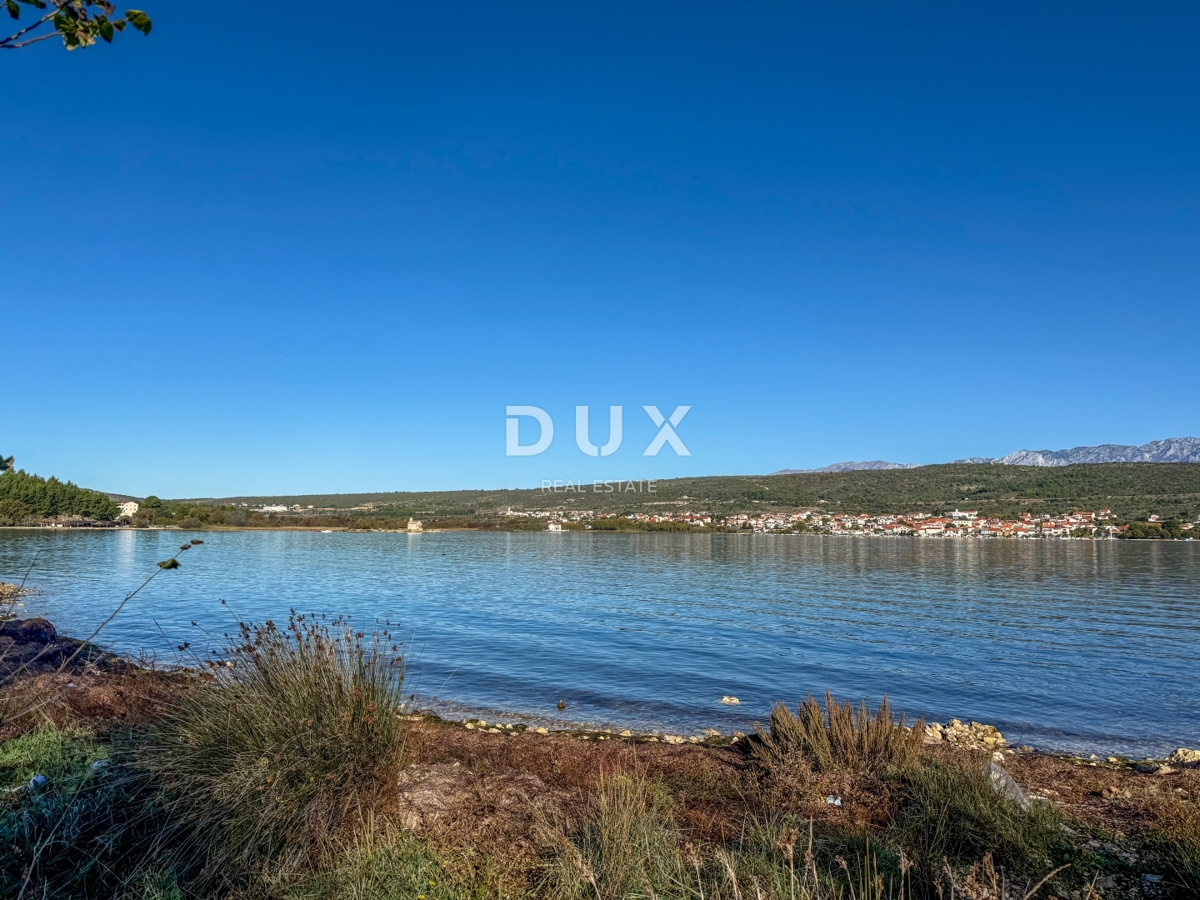 ZADAR, POSEDARJE - casa indipendente prima fila al mare di Novigrad con ampio cortile