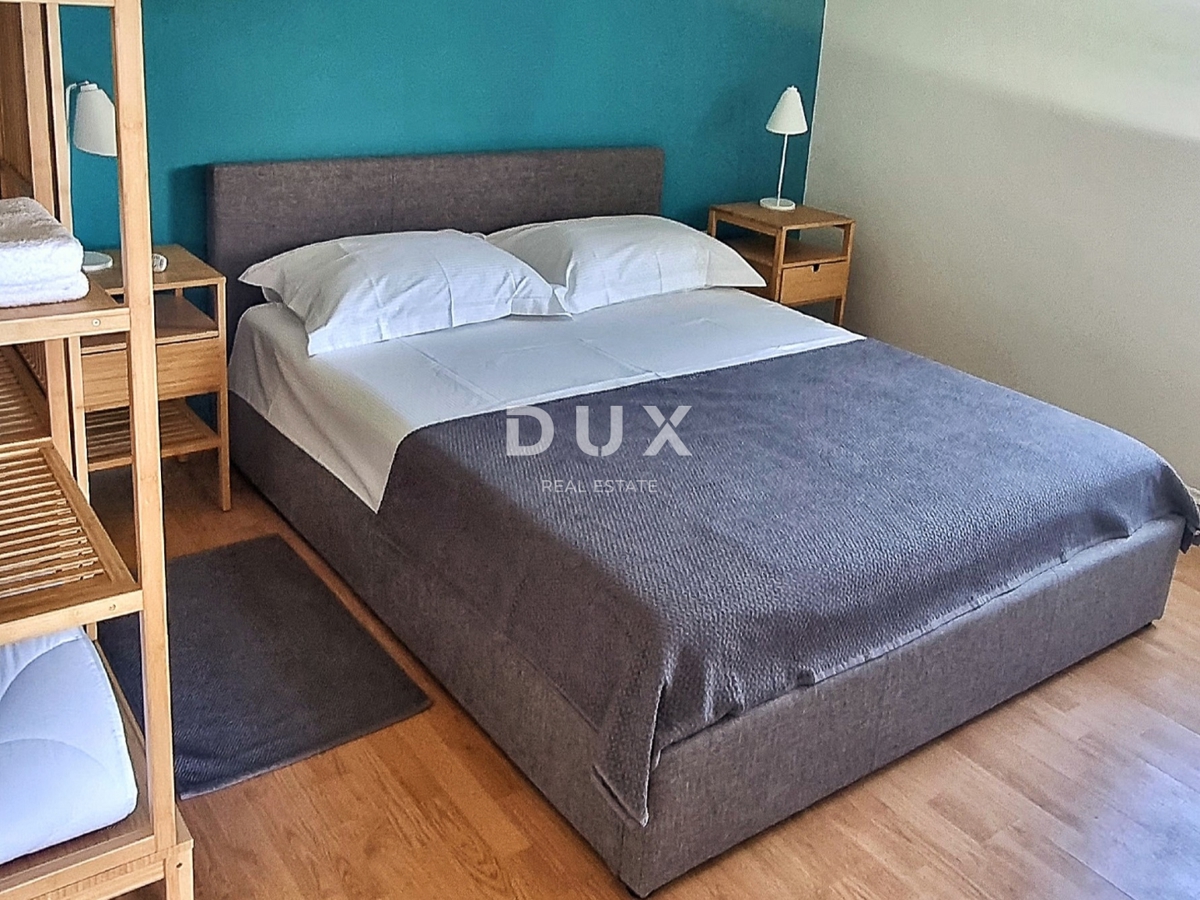 ZADAR, POSEDARJE - casa indipendente prima fila al mare di Novigrad con ampio cortile