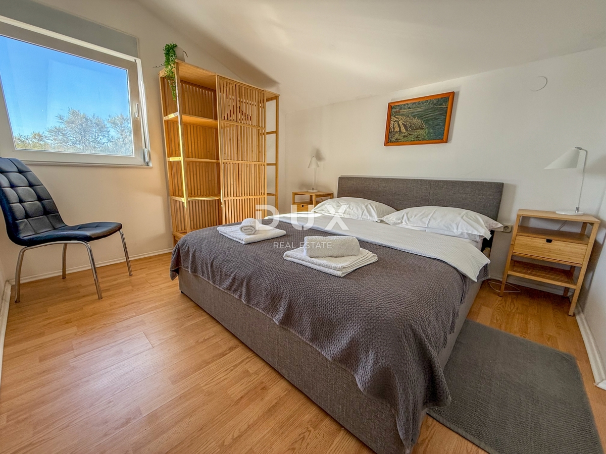 ZADAR, POSEDARJE - casa indipendente prima fila al mare di Novigrad con ampio cortile