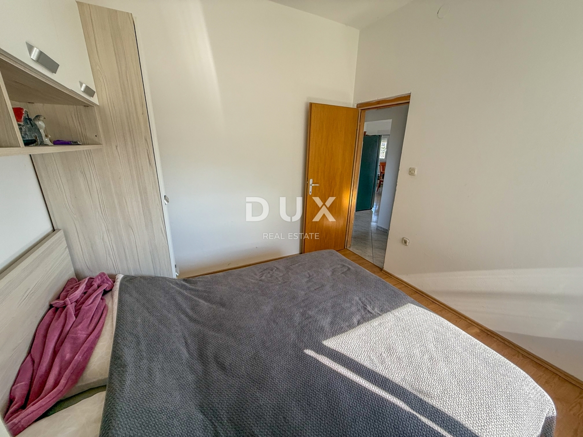 ZADAR, POSEDARJE - casa indipendente prima fila al mare di Novigrad con ampio cortile