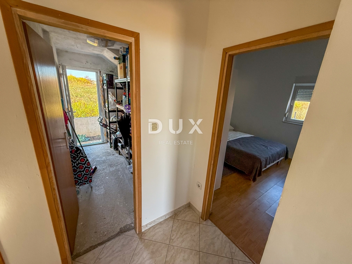 ZADAR, POSEDARJE - casa indipendente prima fila al mare di Novigrad con ampio cortile