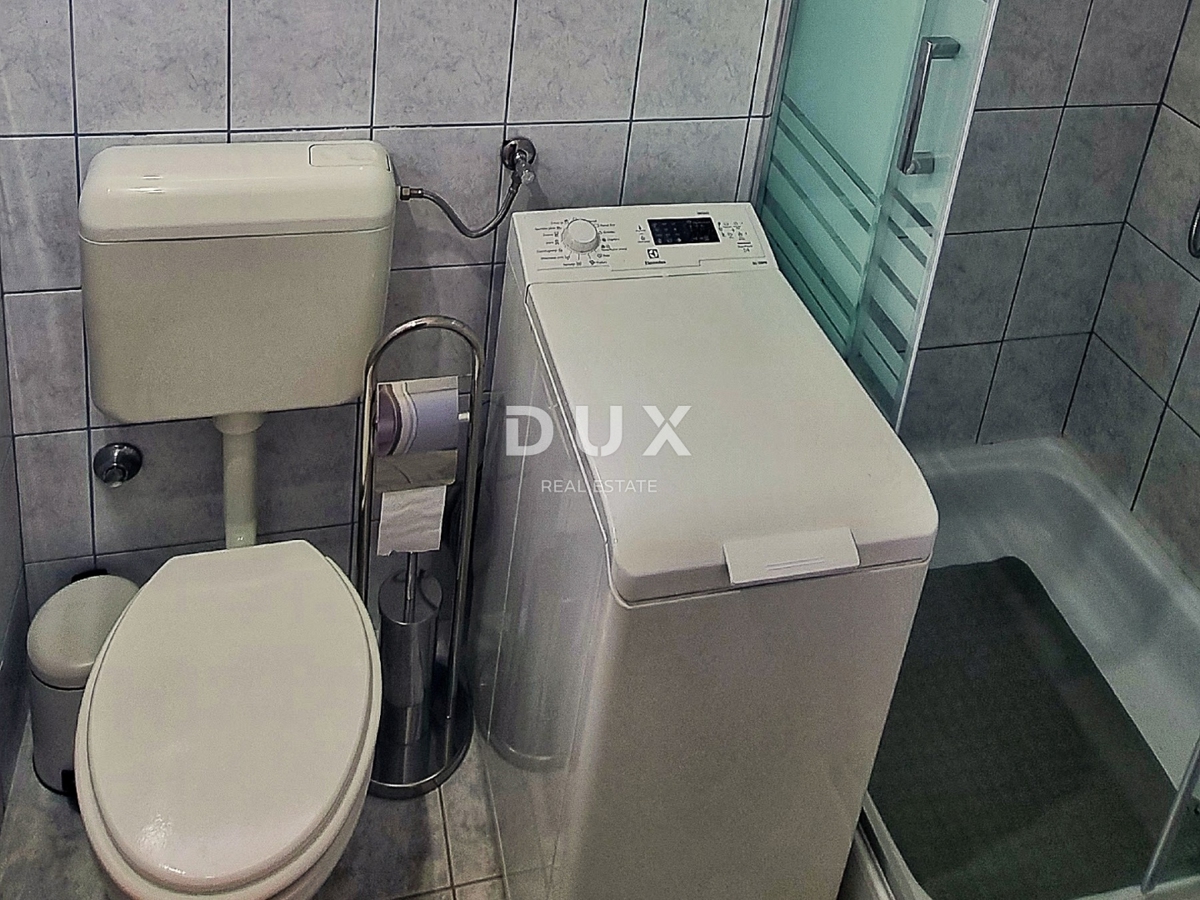 ZADAR, POSEDARJE - casa indipendente prima fila al mare di Novigrad con ampio cortile