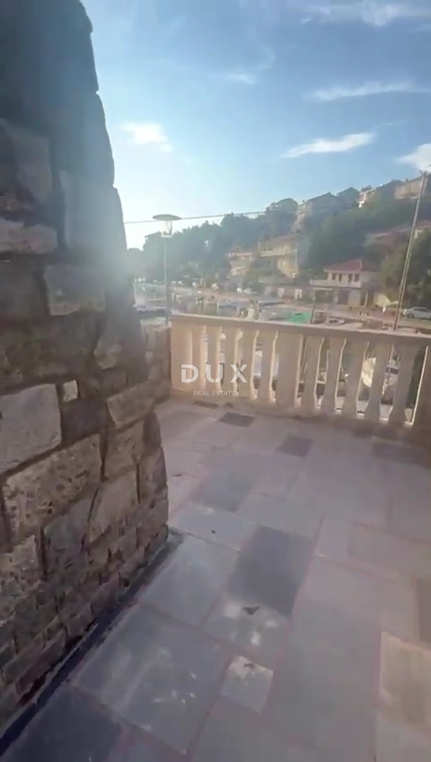 RIVIERA DI CRIKVENICA, JADRANOVO - casa in prima fila sul mare con una splendida vista, un'opportunità unica sul mercato