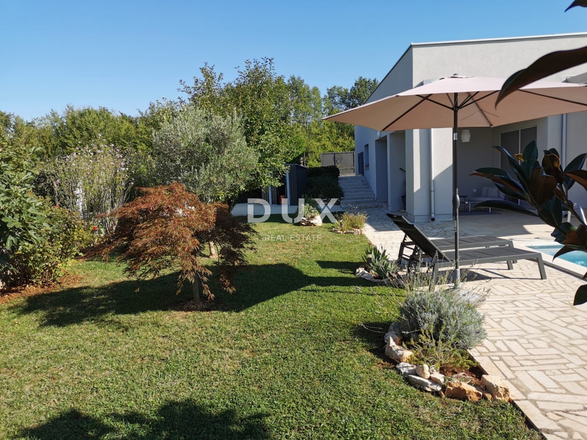 ISTRIA, ROVIGNO - Moderna casa a un piano con piscina