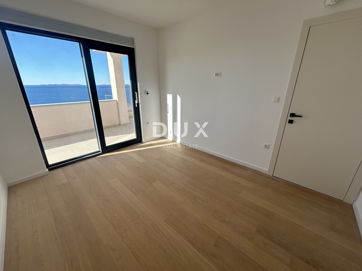 PRIMOŠTEN, DOLAC – Attico con splendida vista mare! OCCASIONE!