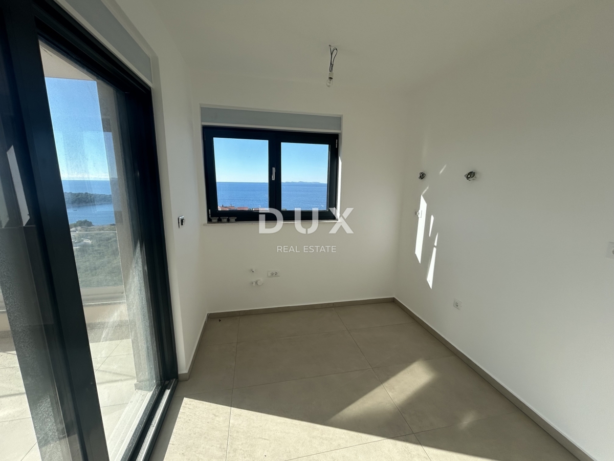 PRIMOŠTEN, DOLAC – Attico con splendida vista mare! OCCASIONE!