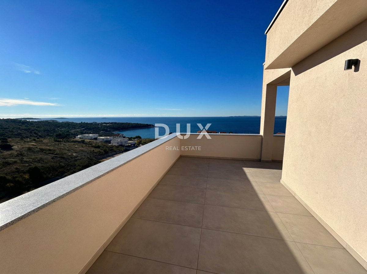 PRIMOŠTEN, DOLAC – Attico con splendida vista mare! OCCASIONE!