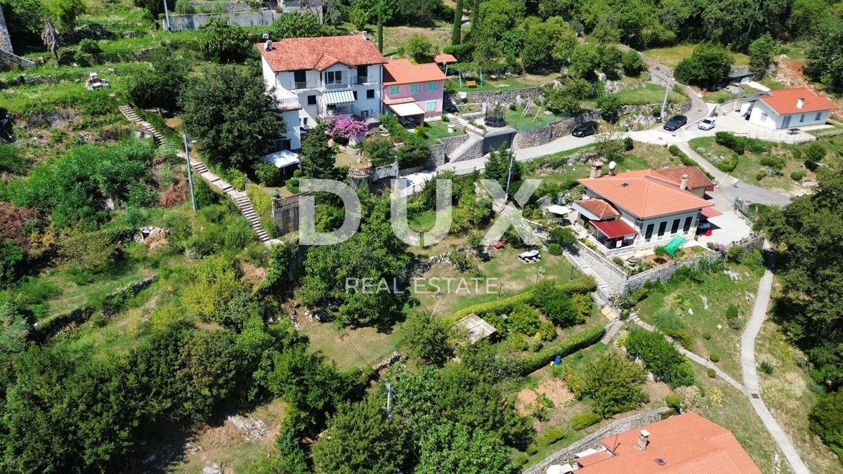 ABBAZIA, LOVRAN - nuovo - 2 bellissimi terreni edificabili per una casa familiare o una villa con piscina con vista sul mare